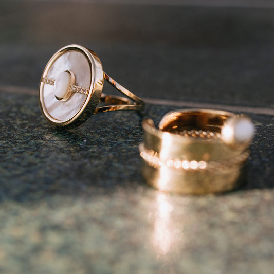 Colocación de oro por ionización