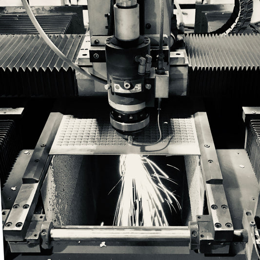 La découpe et la gravure du métal au laser